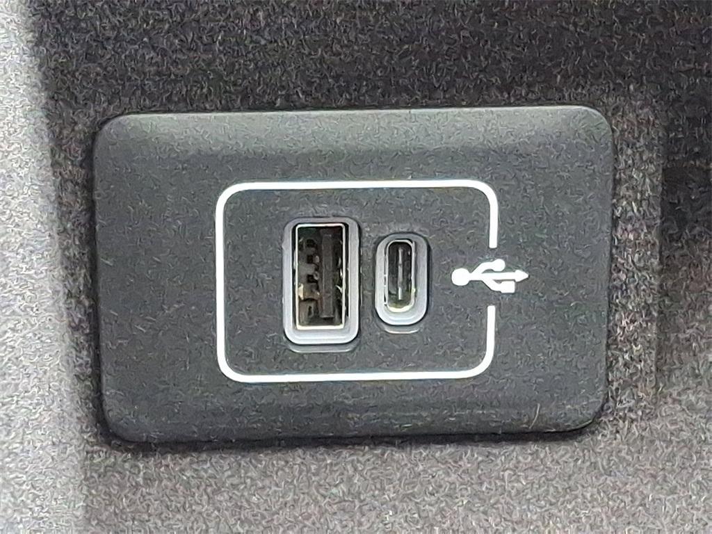 new 2025 Maserati Grecale car, priced at $84,545