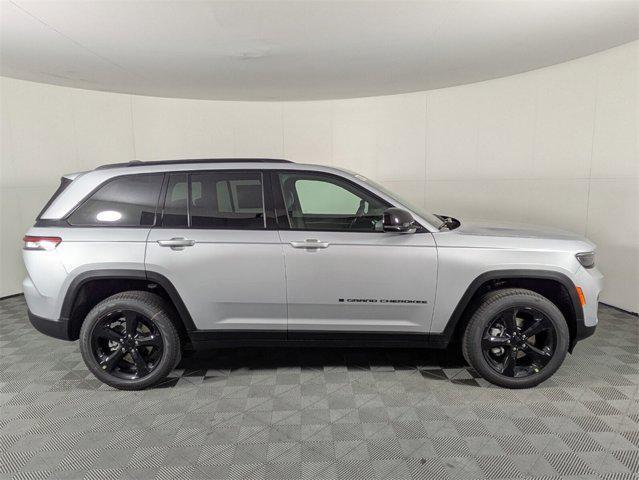 new 2025 Jeep Grand Cherokee car, priced at $38,687