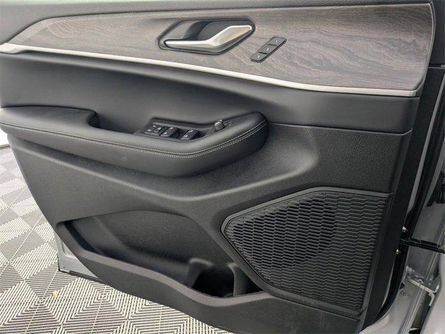 new 2025 Jeep Grand Cherokee car, priced at $38,687