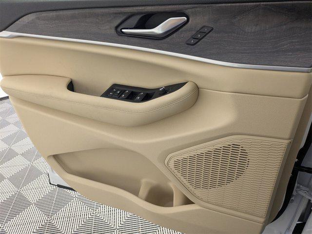 new 2025 Jeep Grand Cherokee L car, priced at $46,673