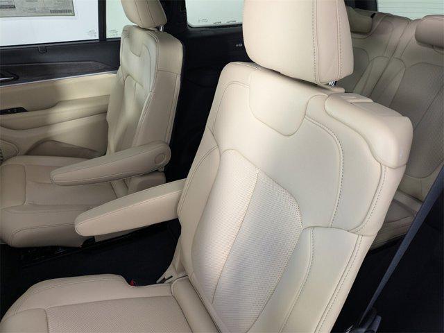 new 2025 Jeep Grand Cherokee L car, priced at $46,673