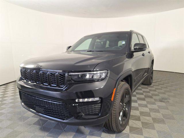 new 2025 Jeep Grand Cherokee car, priced at $44,551