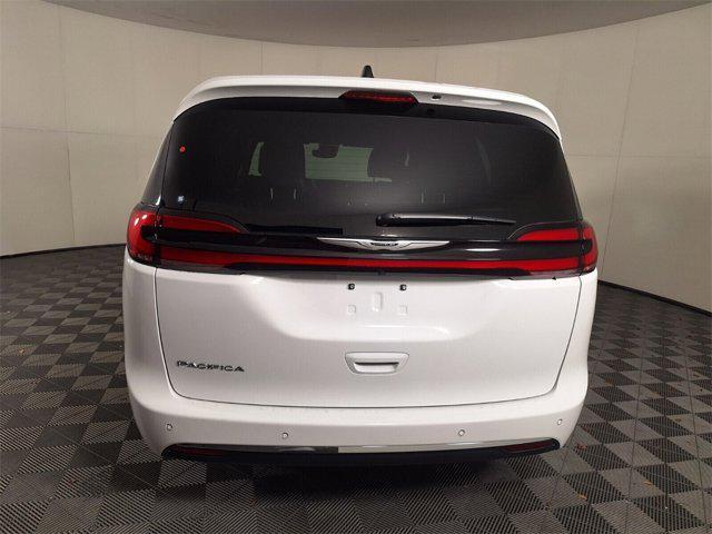 new 2025 Chrysler Pacifica car, priced at $38,917