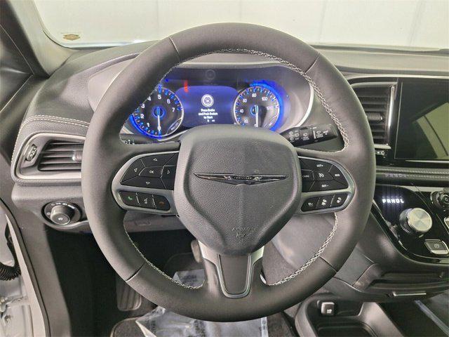 new 2025 Chrysler Pacifica car, priced at $38,917