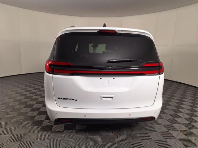 new 2024 Chrysler Pacifica car, priced at $41,186