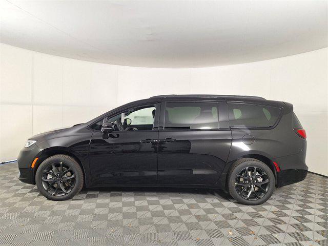 new 2024 Chrysler Pacifica car, priced at $43,229