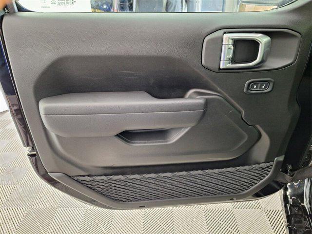 new 2025 Jeep Wrangler car