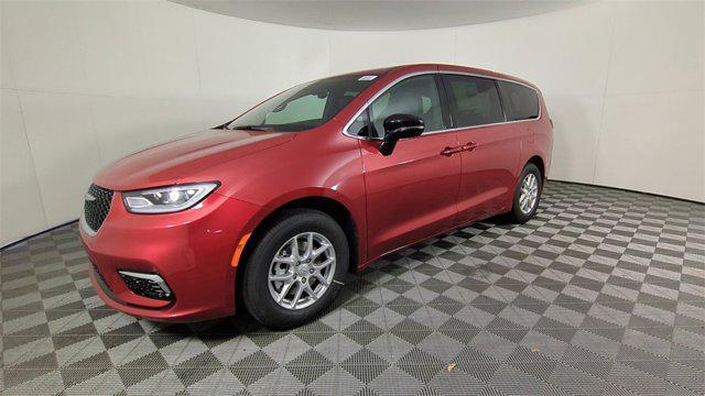 new 2025 Chrysler Pacifica car, priced at $39,348