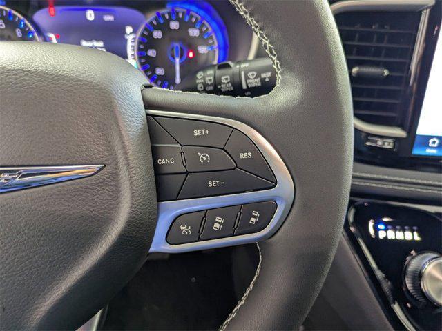 new 2025 Chrysler Pacifica car, priced at $39,348