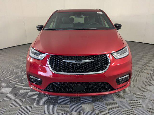 new 2025 Chrysler Pacifica car, priced at $39,348