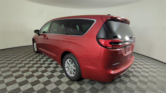new 2025 Chrysler Pacifica car, priced at $39,348