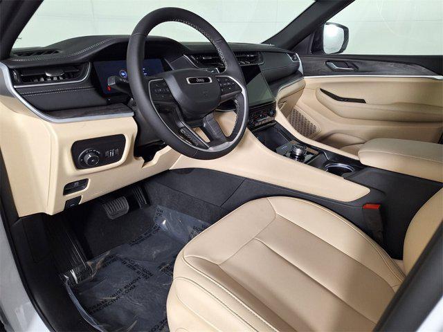 new 2025 Jeep Grand Cherokee car, priced at $34,415