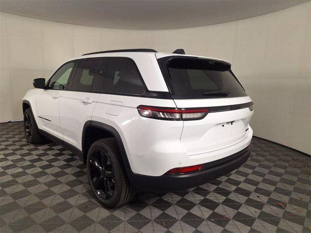 new 2024 Jeep Grand Cherokee car, priced at $45,682