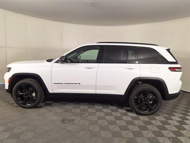 new 2024 Jeep Grand Cherokee car, priced at $45,682