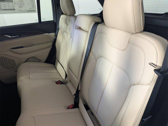 new 2025 Jeep Grand Cherokee car, priced at $44,690