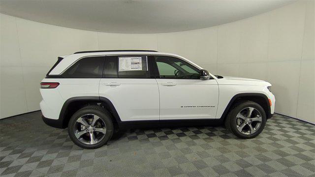 new 2025 Jeep Grand Cherokee car, priced at $44,690