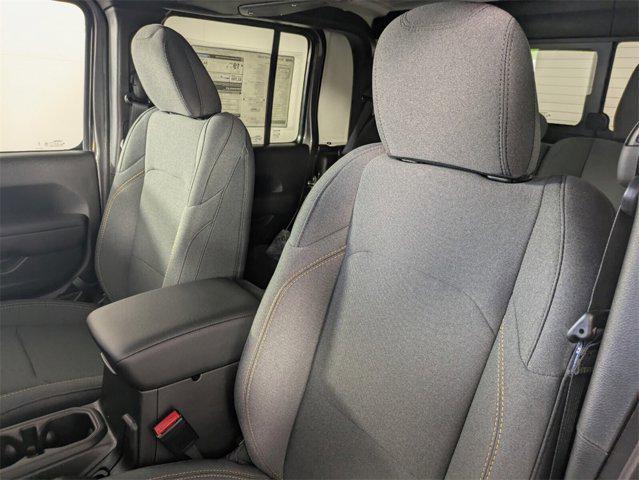 new 2025 Jeep Gladiator car, priced at $39,033