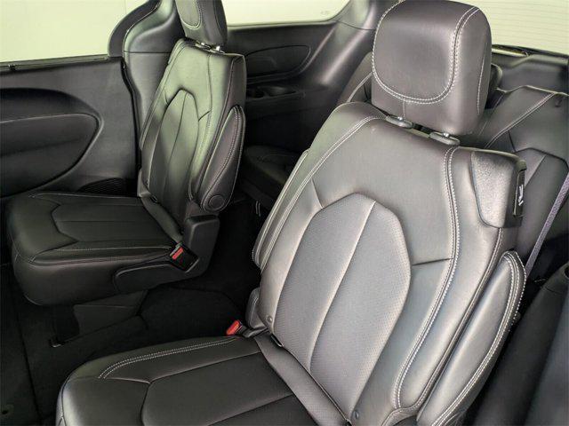 new 2025 Chrysler Pacifica car, priced at $39,367