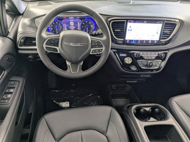 new 2025 Chrysler Pacifica car, priced at $39,367