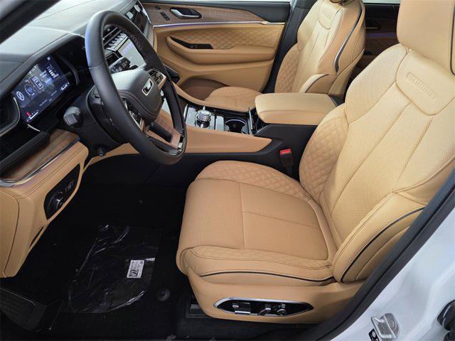 new 2025 Jeep Grand Cherokee car, priced at $58,298