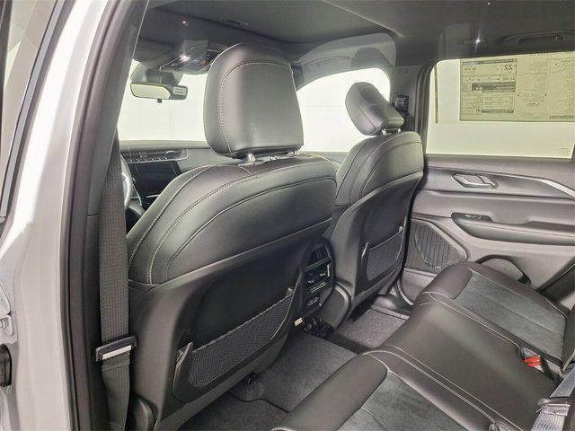 new 2025 Jeep Grand Cherokee car, priced at $42,330