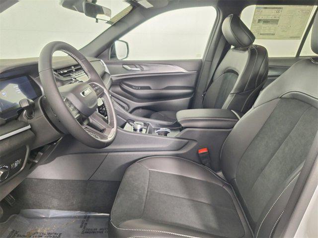 new 2025 Jeep Grand Cherokee car, priced at $42,330