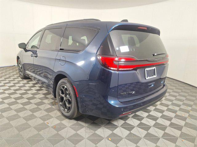new 2025 Chrysler Pacifica Hybrid car, priced at $54,251