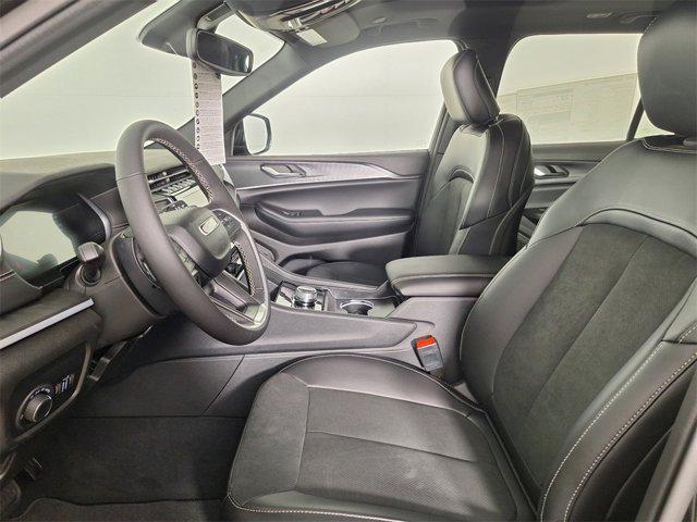 new 2025 Jeep Grand Cherokee car, priced at $41,475