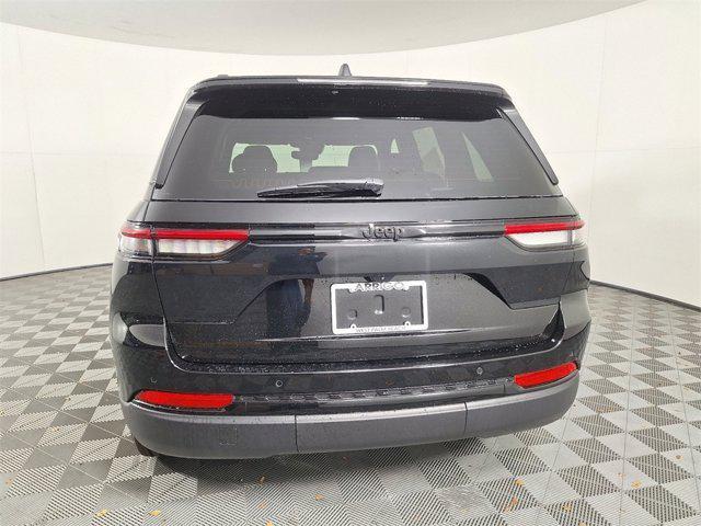 new 2025 Jeep Grand Cherokee car, priced at $41,475