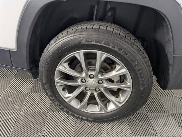 used 2020 Jeep Cherokee car, priced at $17,490