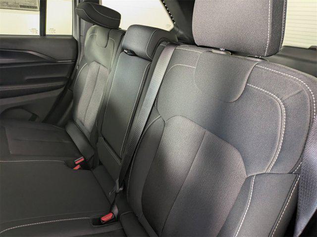 new 2025 Jeep Grand Cherokee car, priced at $33,338