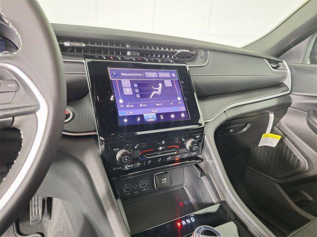 new 2025 Jeep Grand Cherokee car, priced at $34,220