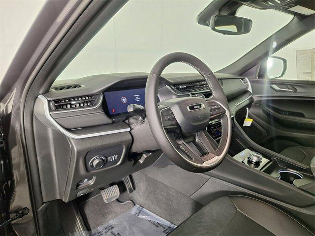 new 2025 Jeep Grand Cherokee car, priced at $34,220