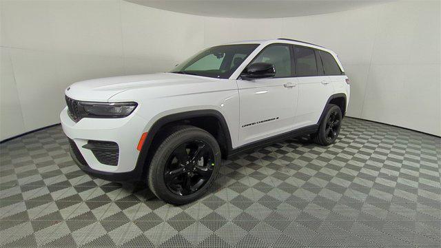 new 2025 Jeep Grand Cherokee car, priced at $45,325