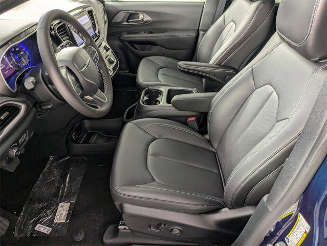 new 2025 Chrysler Pacifica car, priced at $39,367