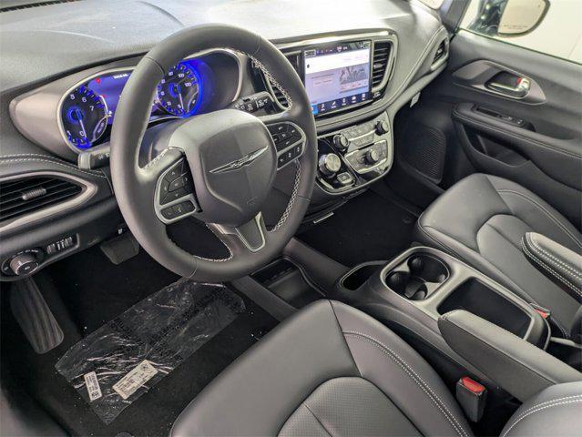 new 2025 Chrysler Pacifica car, priced at $39,367