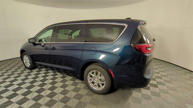 new 2025 Chrysler Pacifica car, priced at $39,367
