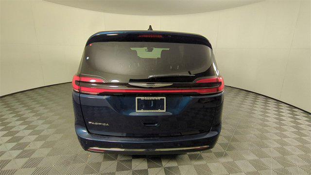 new 2025 Chrysler Pacifica car, priced at $39,367