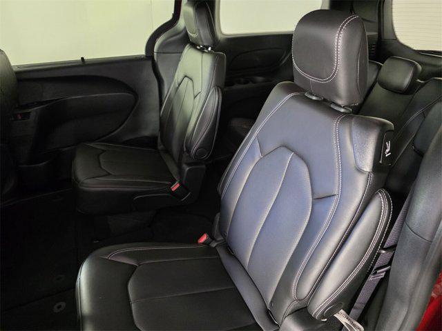 new 2025 Chrysler Pacifica car, priced at $32,400