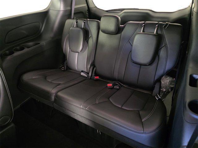 new 2025 Chrysler Pacifica car, priced at $32,400