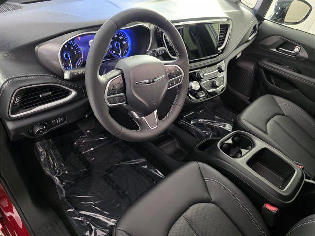 new 2025 Chrysler Pacifica car, priced at $32,400