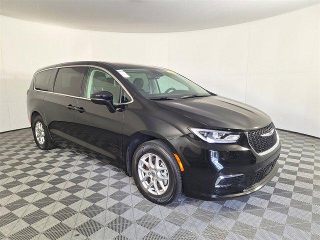 used 2024 Chrysler Pacifica car, priced at $35,137