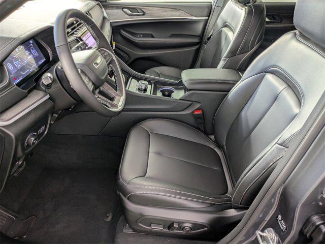 new 2025 Jeep Grand Cherokee car, priced at $37,091