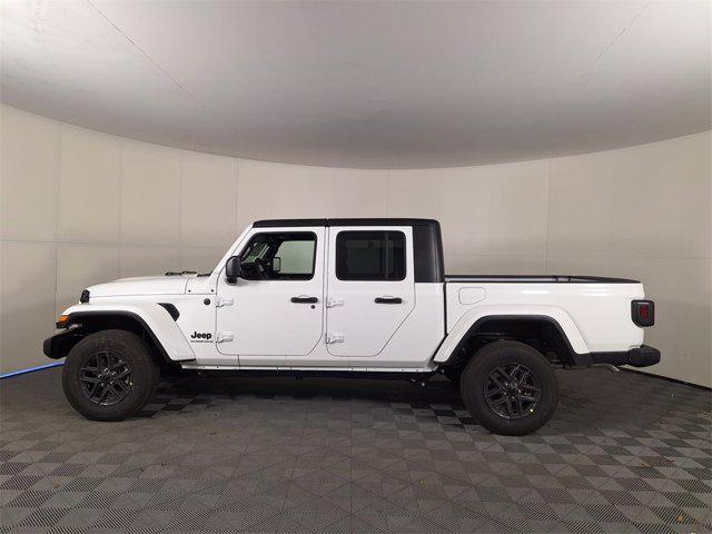 new 2024 Jeep Gladiator car, priced at $40,182