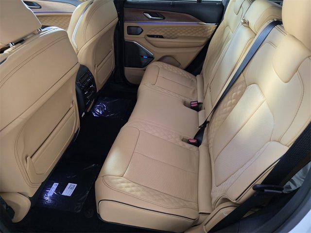 new 2025 Jeep Grand Cherokee car, priced at $58,298