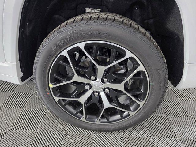 new 2025 Jeep Grand Cherokee car, priced at $58,298