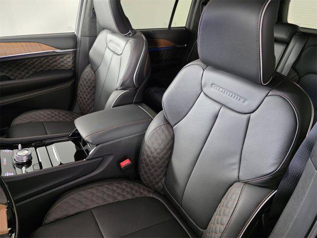 new 2025 Jeep Grand Cherokee car, priced at $60,604