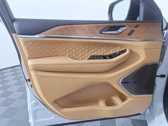 new 2025 Jeep Grand Cherokee car, priced at $58,237