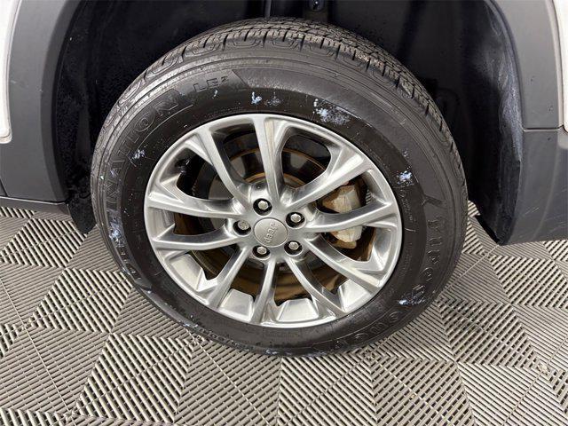 used 2020 Jeep Cherokee car, priced at $18,358