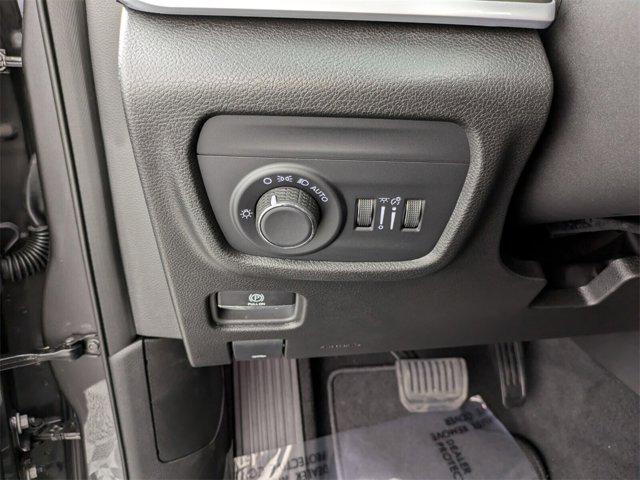 new 2025 Jeep Grand Cherokee car, priced at $35,588
